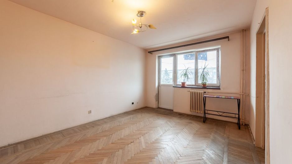 Apartament 3 camere, etaj 3/4, Razboieni - Poză 2