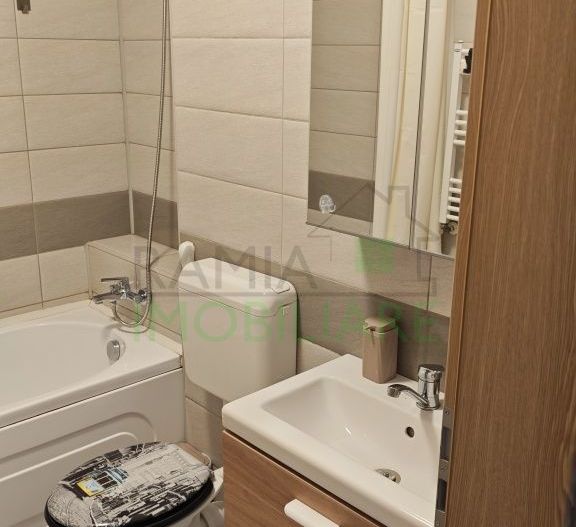 Apartament 2 camere decomandat , mobilat, utilat, parcare inclusa - Poză 6