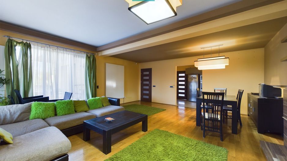 Vilă spațioasă cu 8 camere, Grădiște - Poză 7