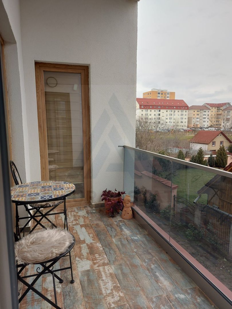 Apartament modern 3 camere 70 mp utili parcare privata zona Selimbar - Poză 12
