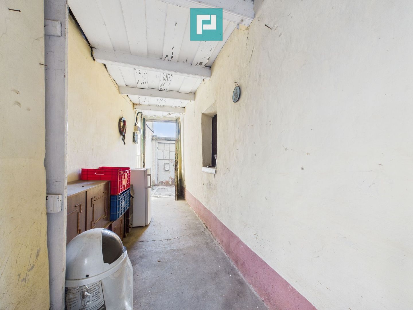 Casă individuală cu anexă în Vaicu - Poză 11