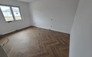 Casă 4 cam,2 băi,terasă acoperită,500mp.teren,gard,pavaj. - Poză 7