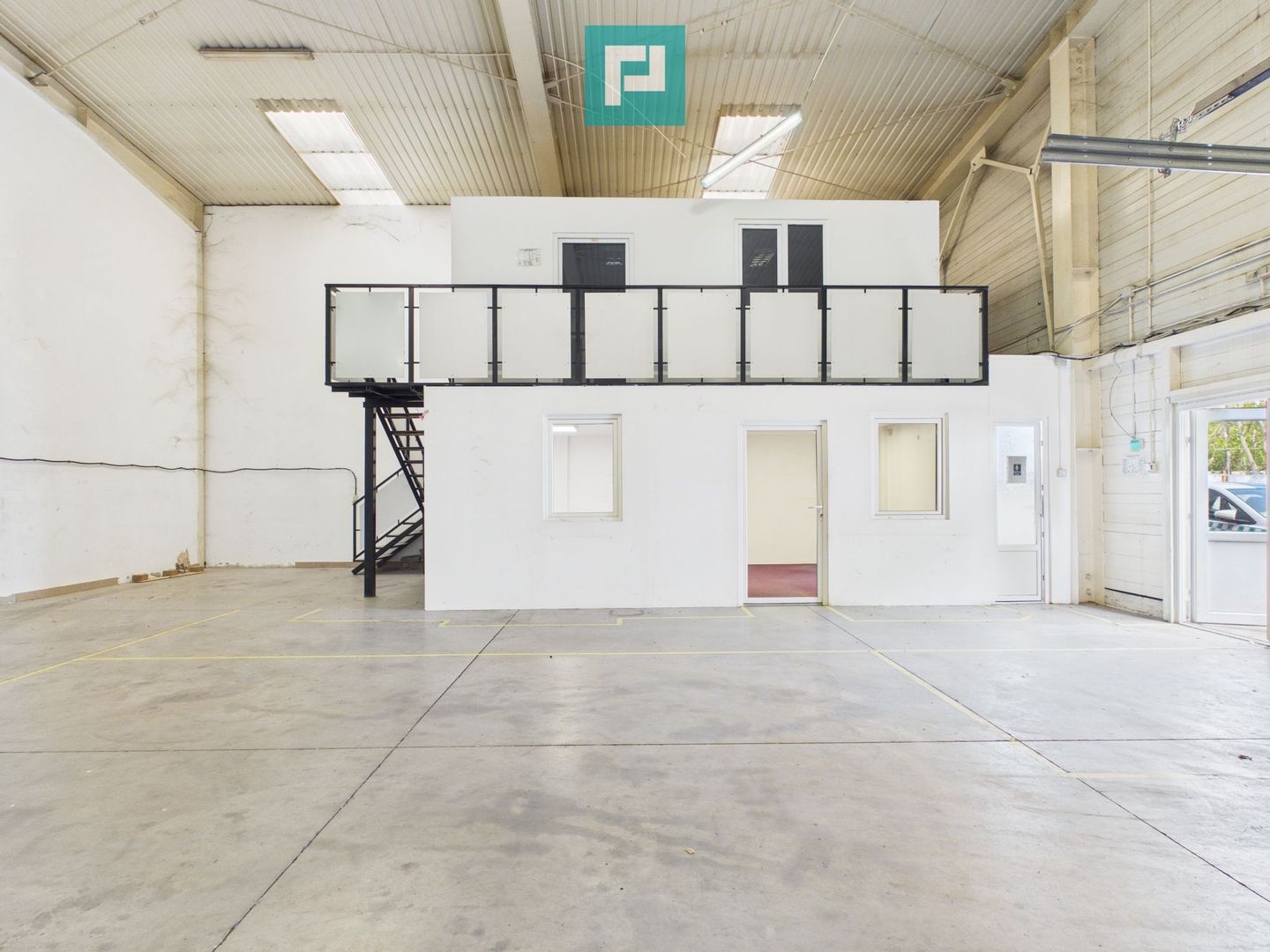 Hală cu suprafața de 167 mp în Arad - Poză 1