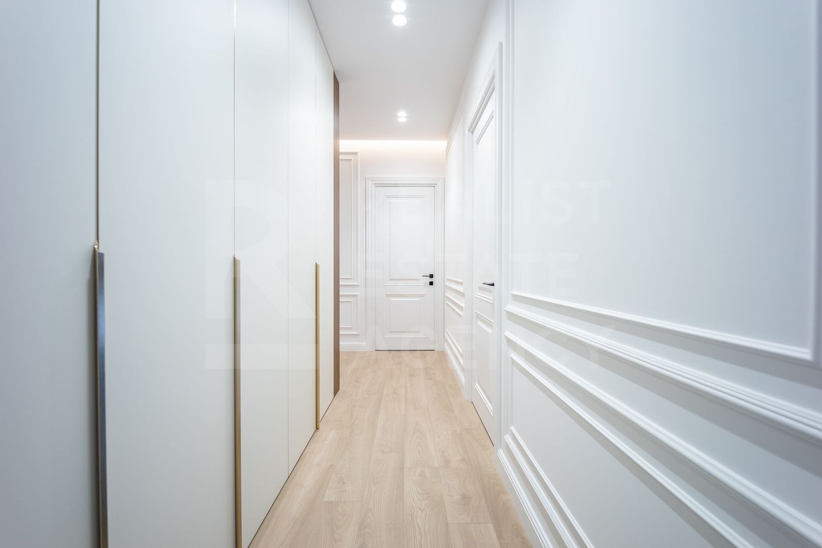 Chirie, apartament, 4 camere, Strada Universității, Centru - Poză 12