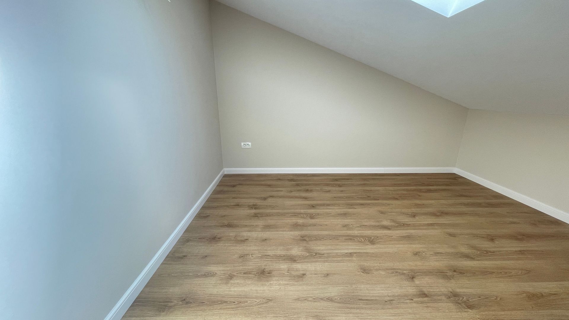 Duplex frumos si finisat modern in zona Mehala - Poză 18