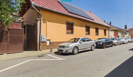 Casă ultracentrală cu 6 camere pentru investiții
