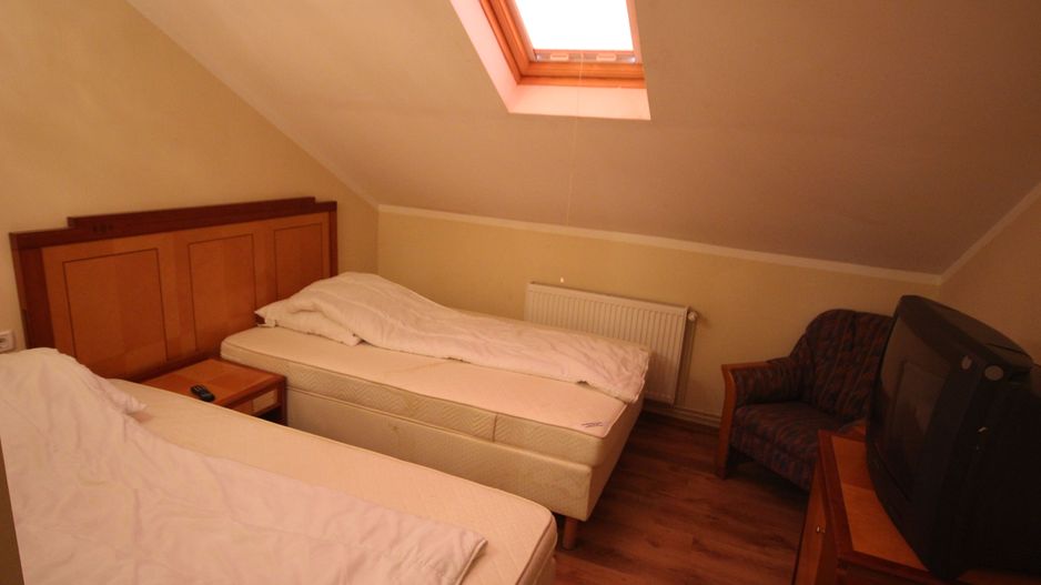 Vila  destinatie camin batrani - Poză 38