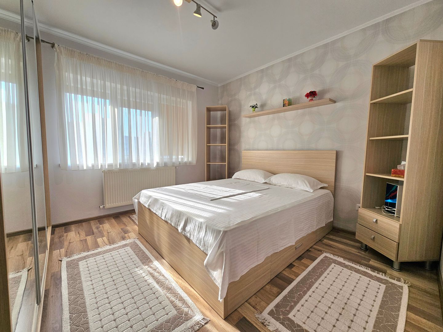 Apartament cu 2 camere de vânzare în zona Dacia Constanta renovat - Poză 3