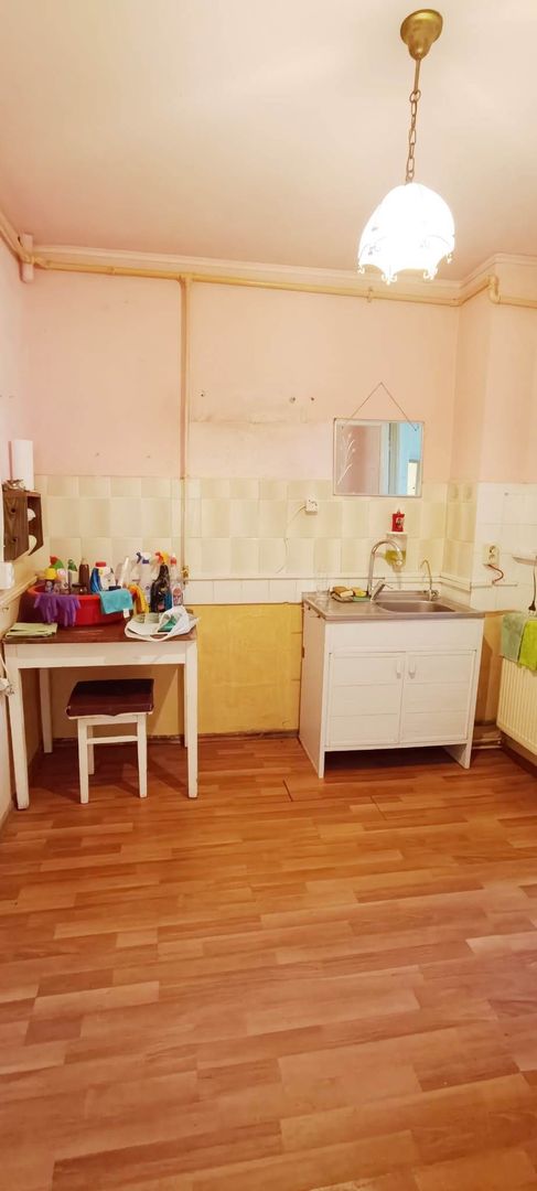 Apartament circular in cartierul astra - Poză 10