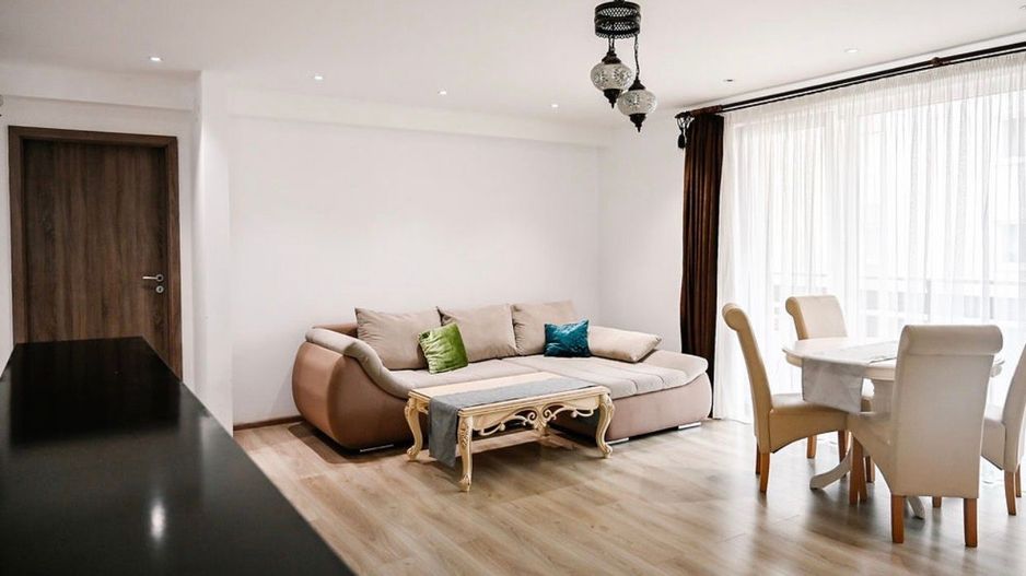 Apartament 3 camere elegant spațios și luminos în cartierul Urban Coresi - Poză 1