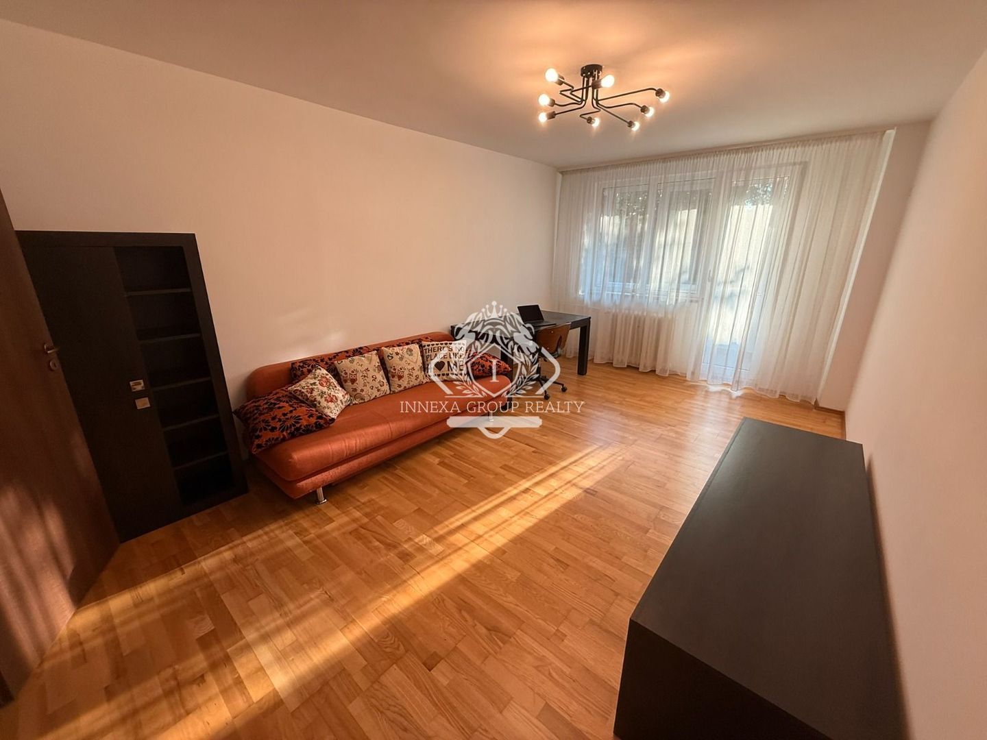 Apartament 4 camere I etaj 2/4 I decomandat I 4 balcoane+2 bai I Baneasa - Poză 1