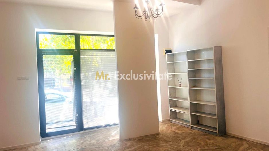 Spatiu stradal, central, cu vad comercial si vizibilitate excelenta - Poză 3
