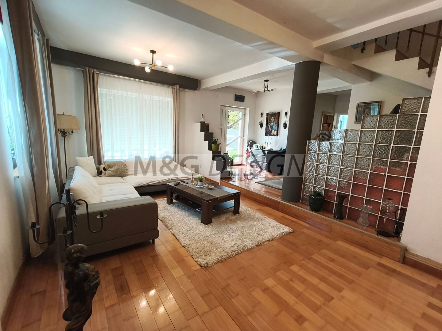 Casă individuală spațioasă cu garaj și curte generoasă – Ghiroda - Poză 32
