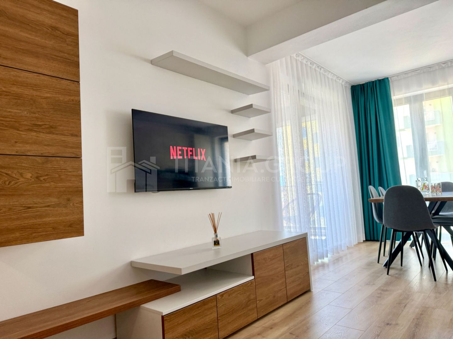 Apartament spațios 2 camere cu dressing si terasa– Nicolae Labiș 23 | Tractorul - Poză 1