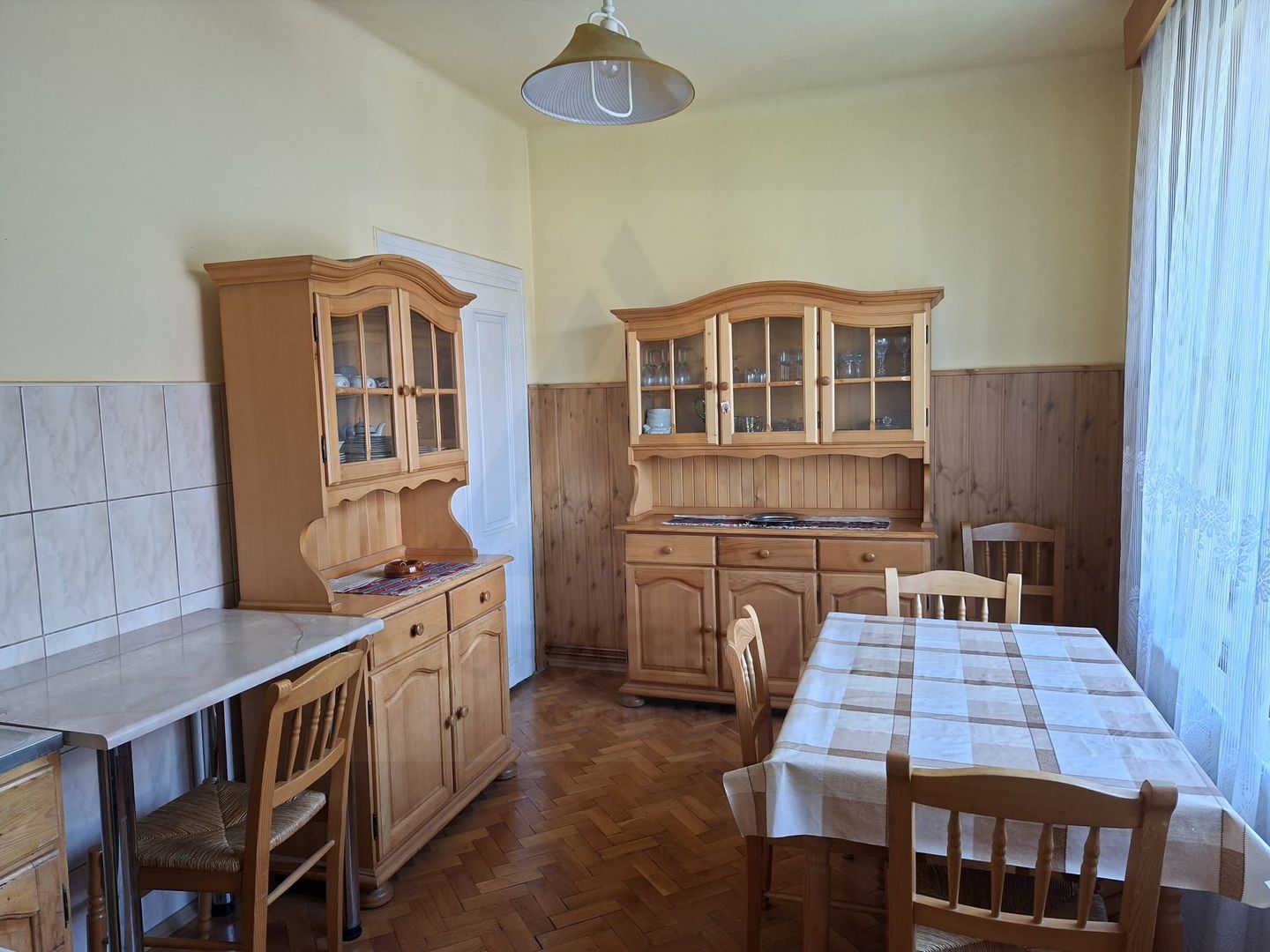 Apartament 4 camere 110 mp utili cu teren aferent si 2 bai Central - Poză 4