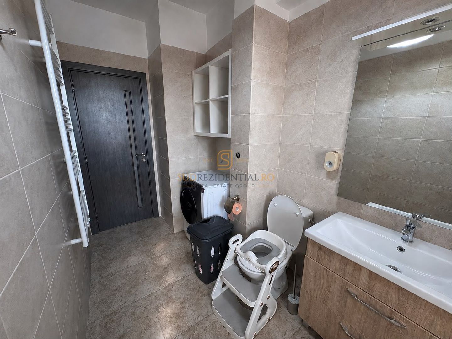 Apartament 2 camere de vanzare, decomandat, acces facil la metrou - Poză 9