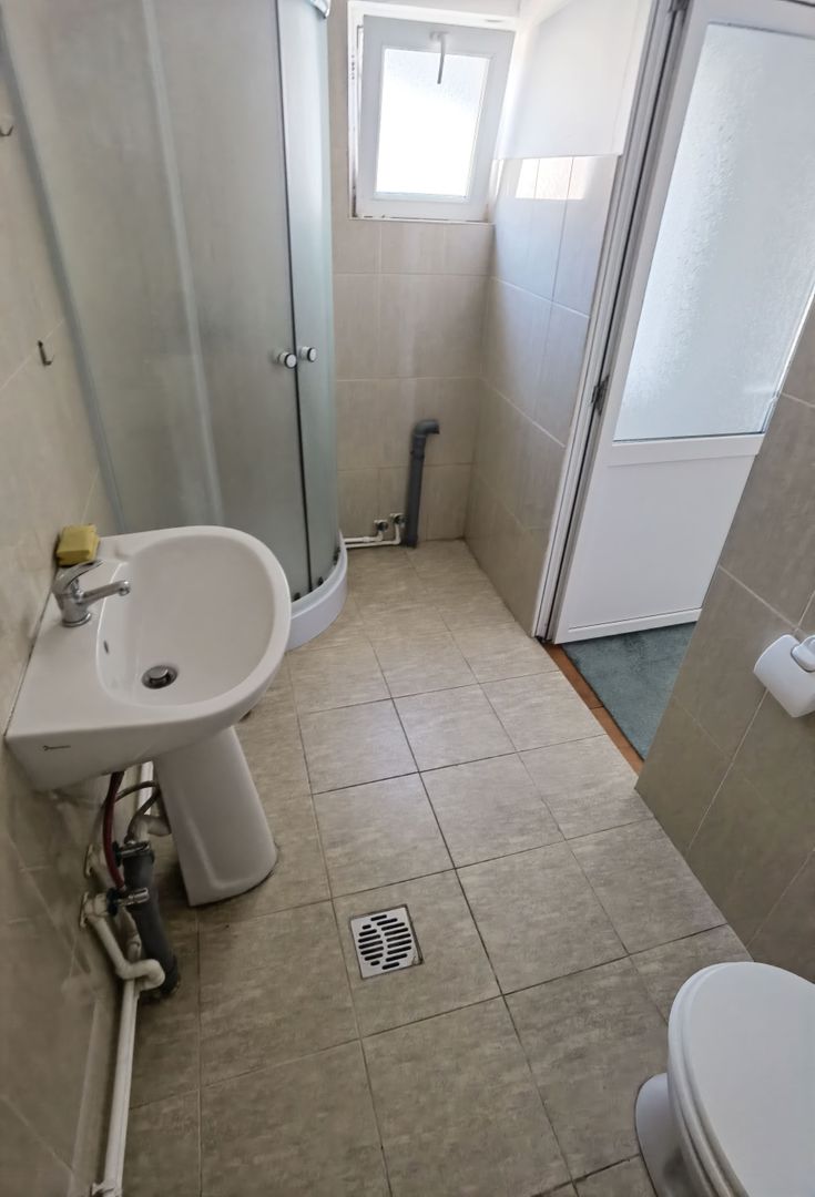 Proprietate industriala  la 35 km de TM - Poză 36