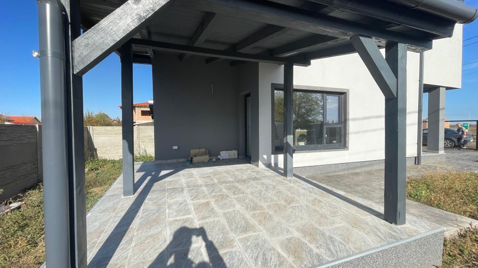 Duplex modern despartit prin baie - Mosnita Noua - Poză 11