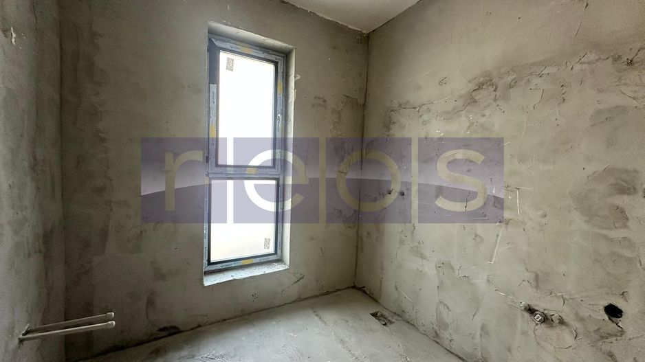 Vila 4 camere | Curte |  Zona Barbu Vacarescu  | Loc de parcare | - Poză 12