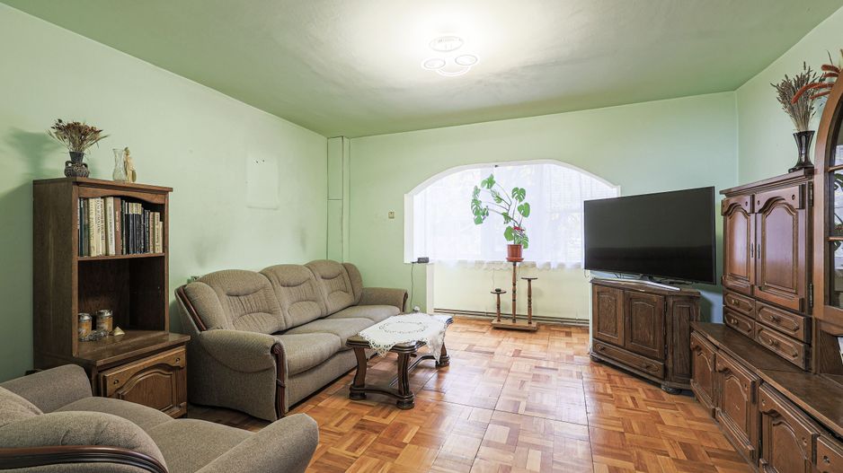 Apartament foarte spațios cu 5 camere la parter in Micalaca Comision 0 - Poză 1