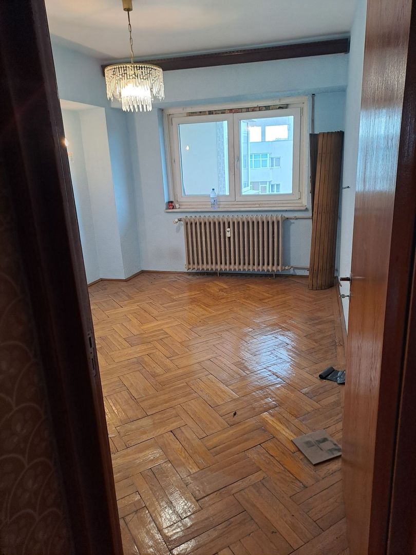 Vand apartament 4 camere - Poză 8