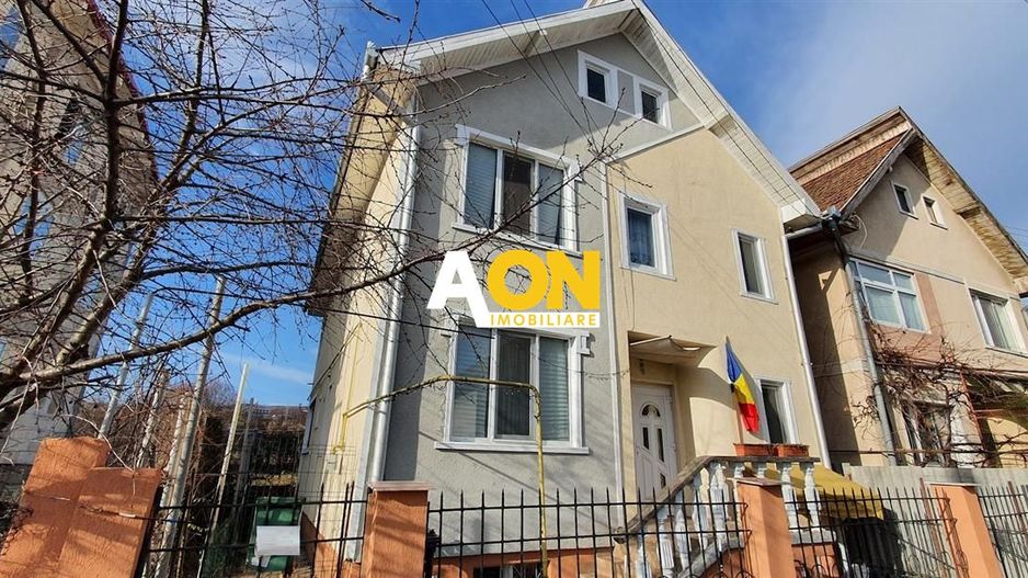 Casa 5 camere, cu garaj, Cetate, pretabila pentru muncitori - Poză 1