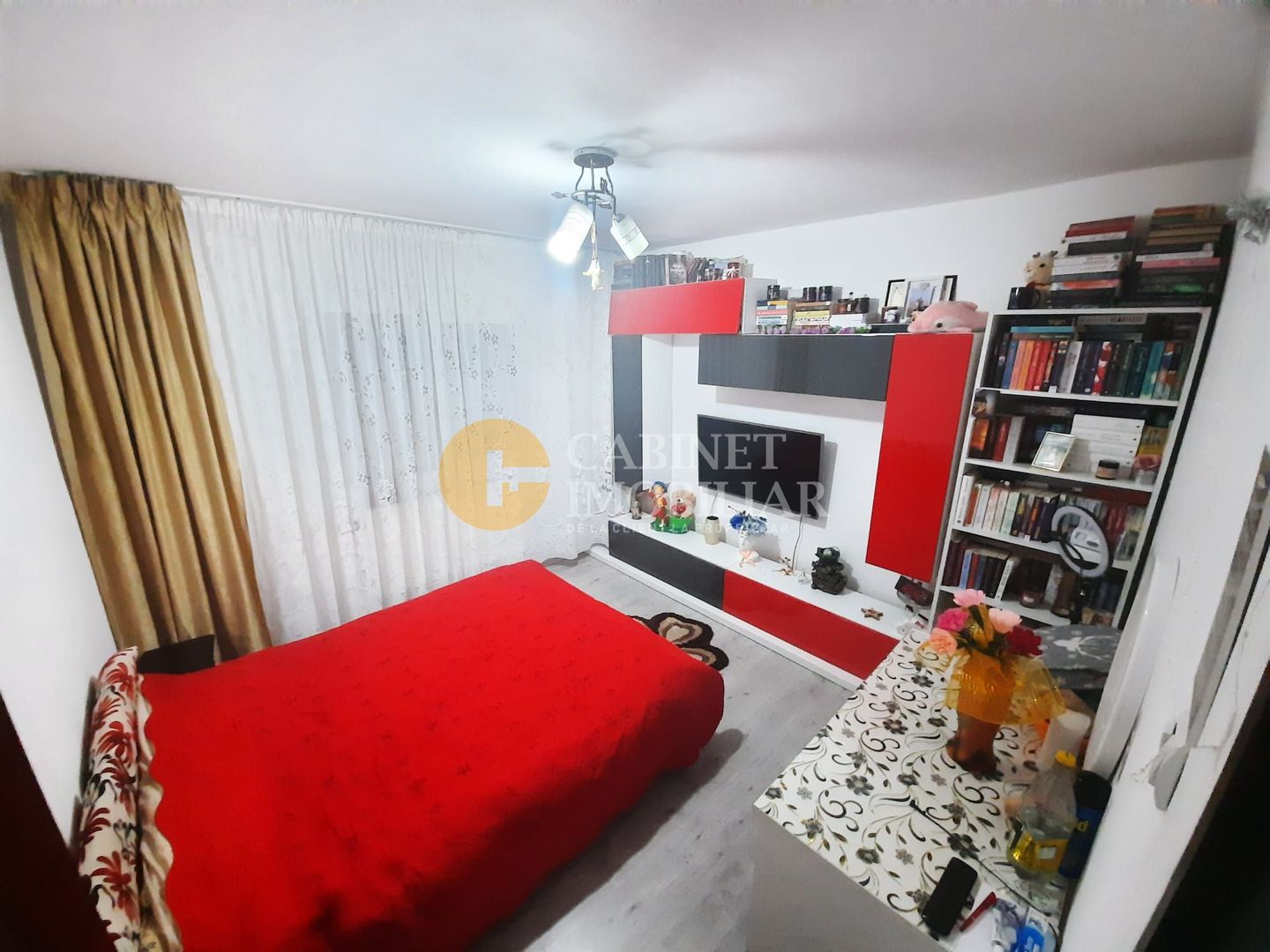 Dacia - Etaj Intermediar - 3 Camere Decomandat - Poză 1