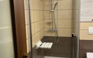 Mobilat si utilat. CF de Timisoara. Loc de parcare - Poză 6