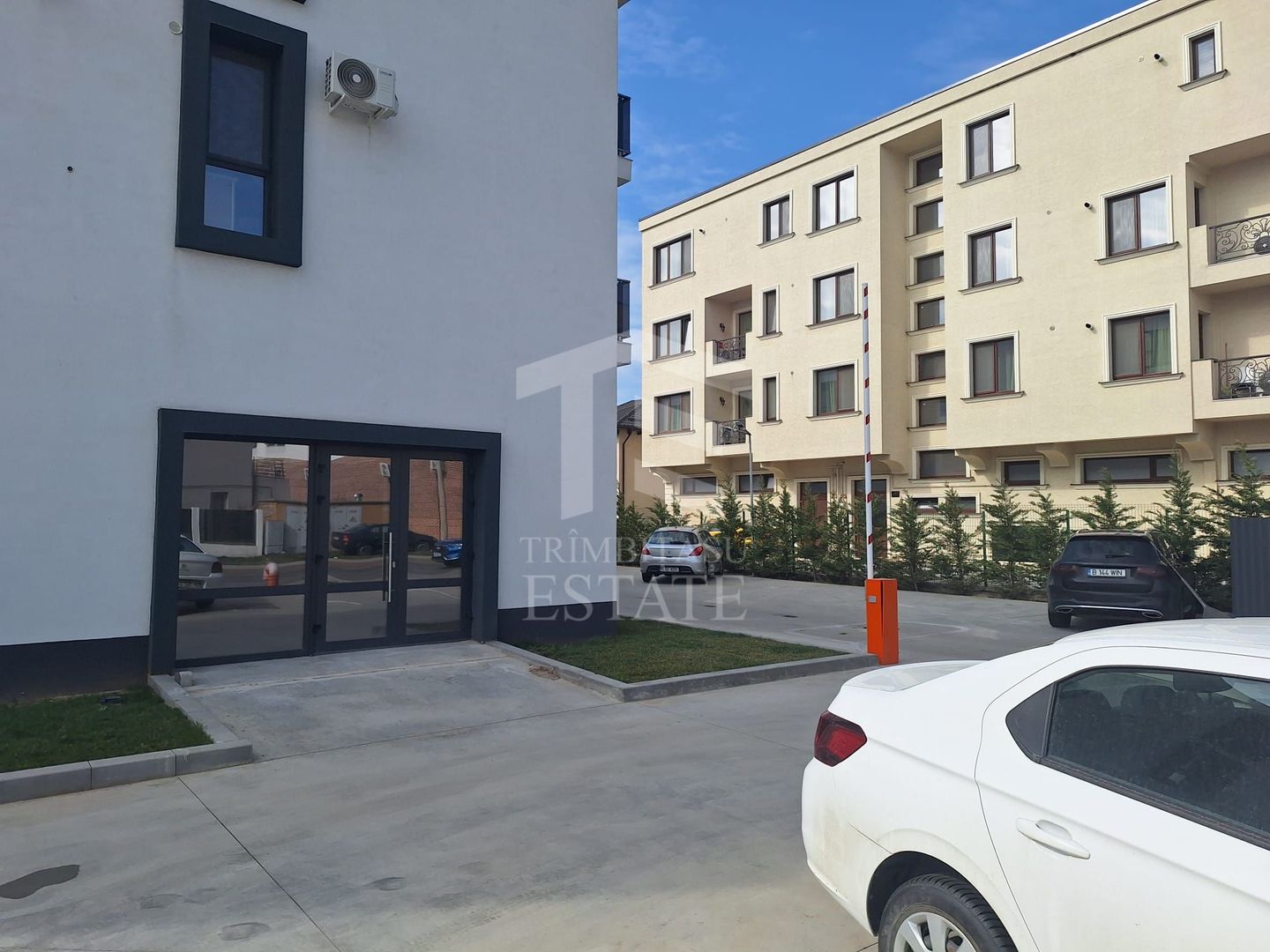 Spatiu Comercial Tunari Otopeni Bloc Nou - Stradal - 275 mp - parcari - Poză 7