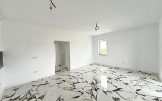 Etaj 1. Drum asfaltat. Loc de parcare. - Poză 2
