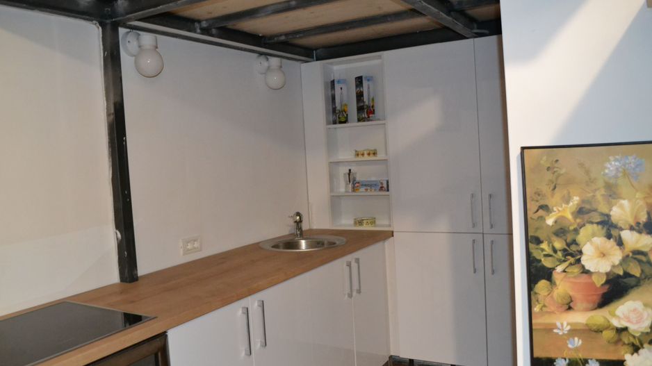 Studiou langa medicina cu scara interioara - Poză 10