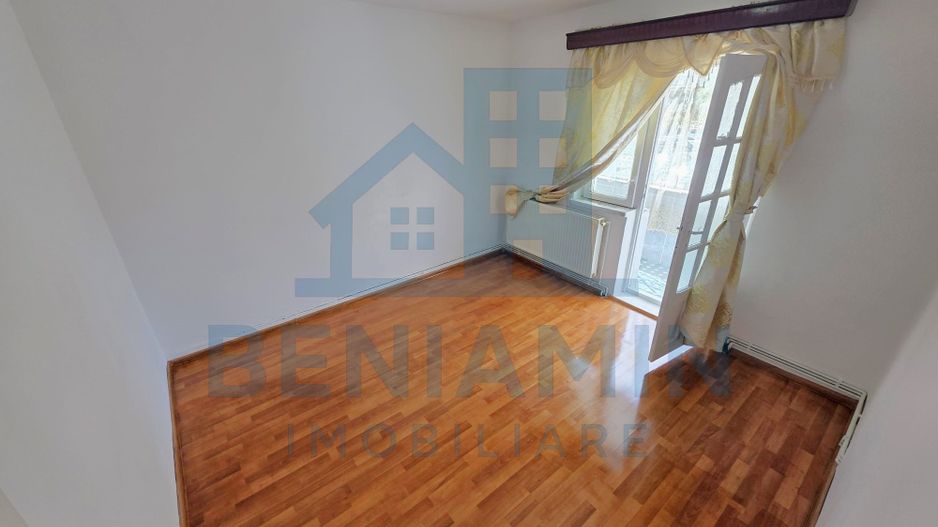 Trei camere doua bai 1Mai etaj 1 -centrala termica -75mp - Poză 9