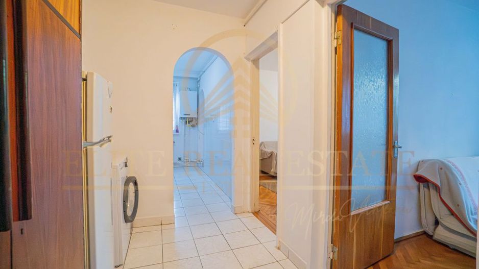 Far - Vânzare apartament cu 3 camere confort 1, situat la etajul 1. - Poză 11