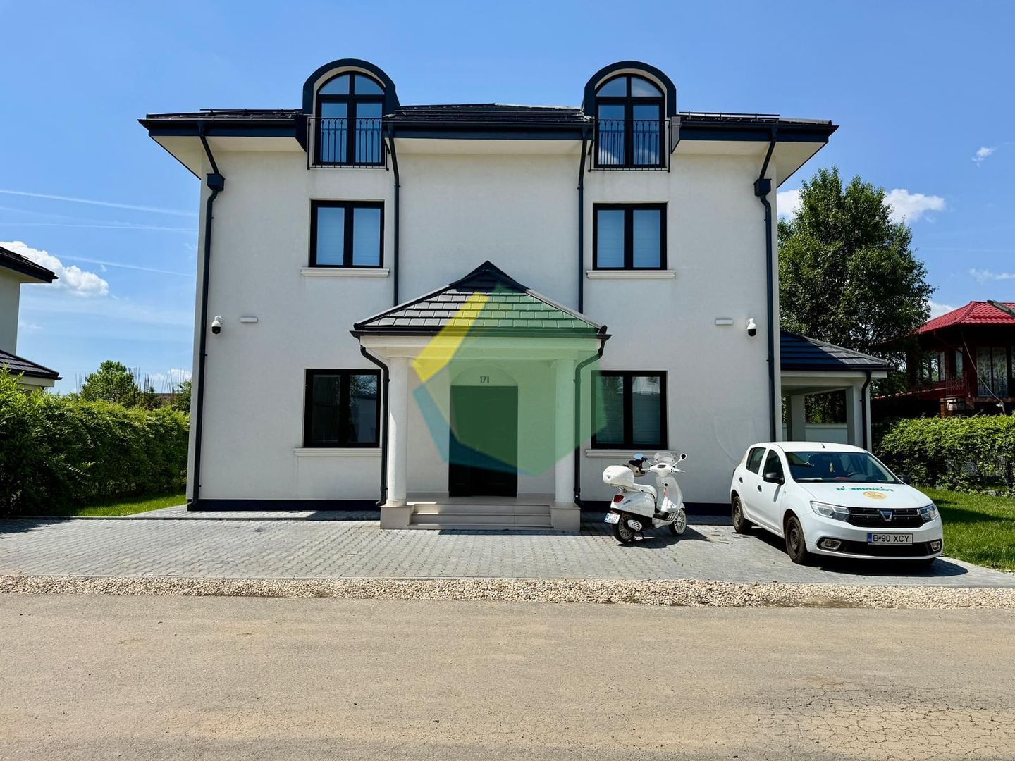 Vilă Premium în Corbeanca | Terasă Spațioasă & Curte Amenajată - Poză 2