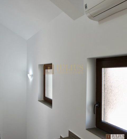 2 dormitoare, 80 mp utili, gradina si curte proprie de 300mp. - Poză 16