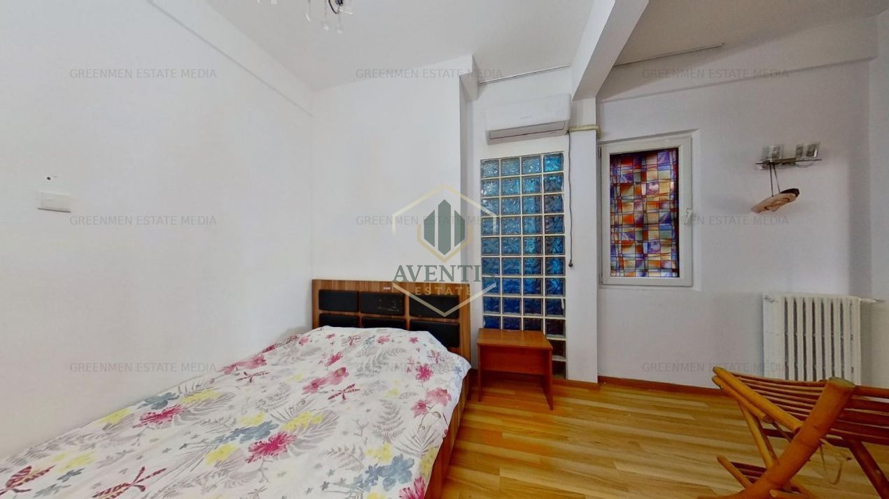 Blvd. Balcescu langa metrou Universitate, 4 camere, terasa de 50mp, 3 bai - Poză 27