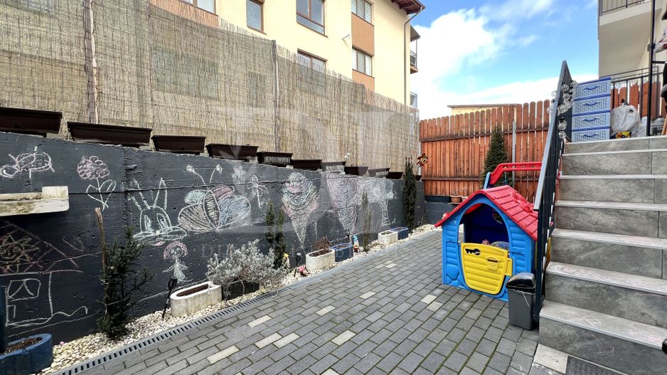 Apartament cu doua camere / Curte / Parcare - Poză 12