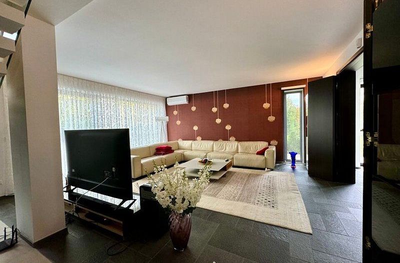 Vila lux de vanzare in cel mai dorit complex din Erou Iancu Nicolae-locatie rara - Poză 5