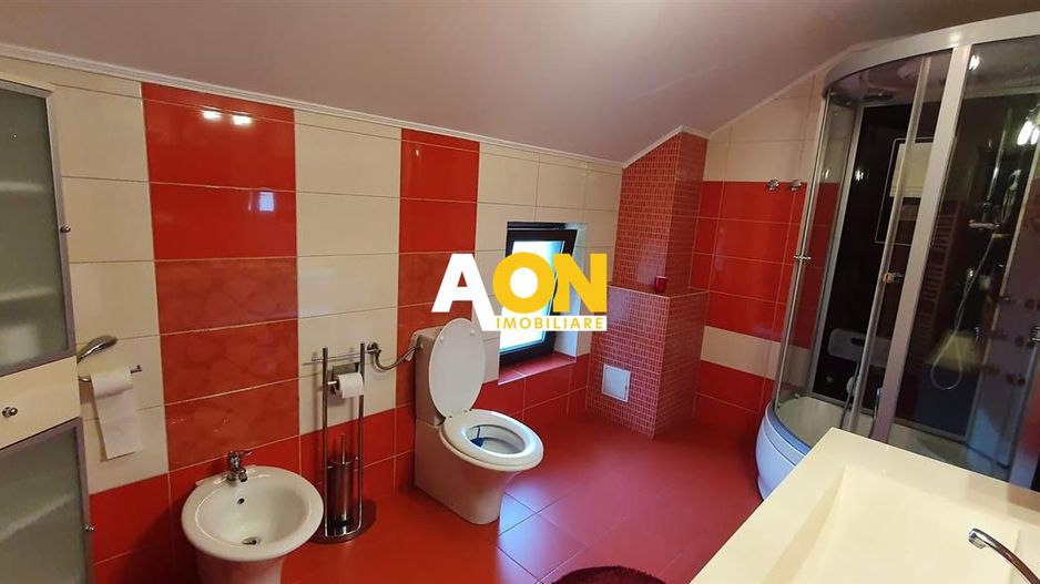 Casa 10 camere, ideala ca pensiune, zona Cetatii Alba Carolina - Poză 14