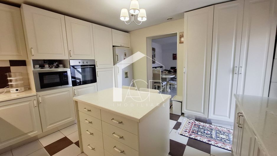 Casa P+M, cu 5 camere, zona Central - Poză 6