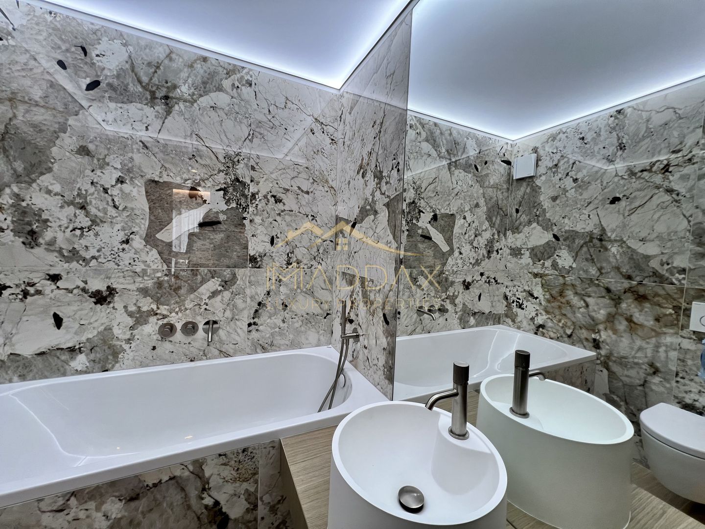 Apartament LUX *116mp* // Parcare // CORTINA 126 - Iancu Nicolae - Poză 24