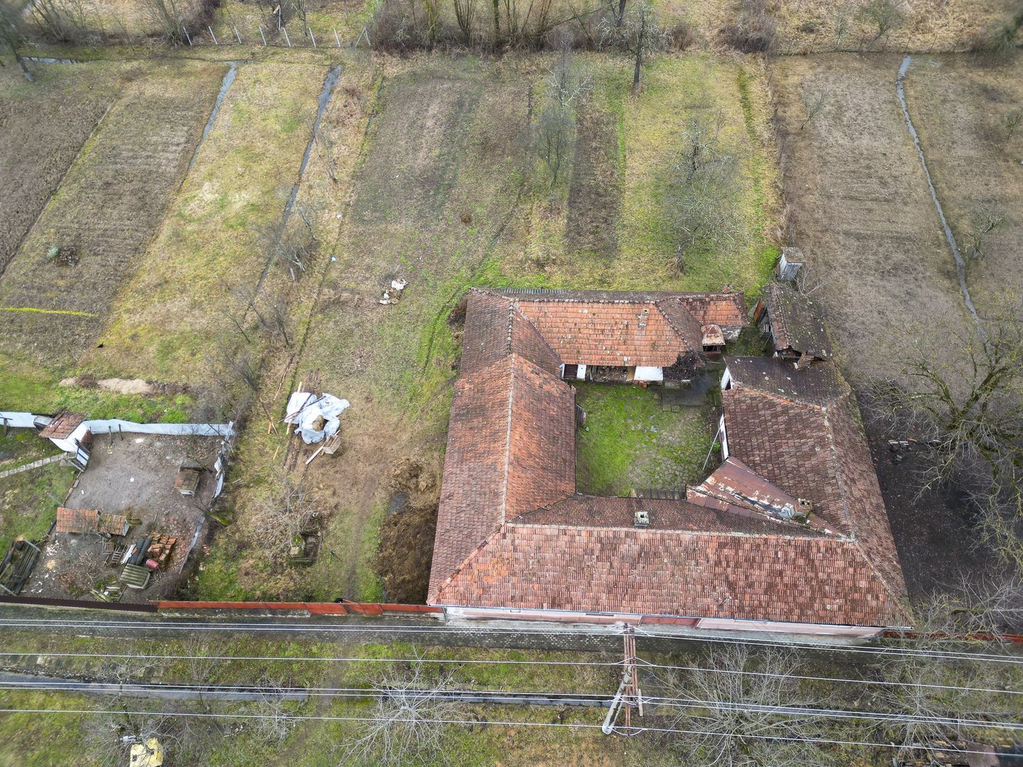 Casă impresionantă, cu anexe în Dezna-Moneasa! - Poză 27