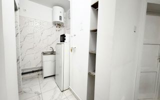 Garsonieră de închiriat, renovată, langă metrou Universitate - Poză 3