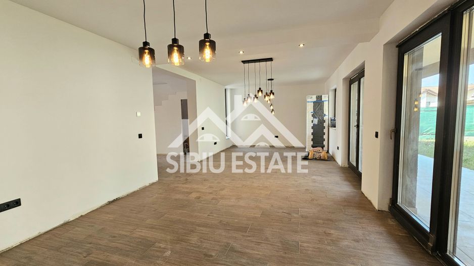 Casa noua 4 dormitoare Sibiu Sura Mica - Poză 21