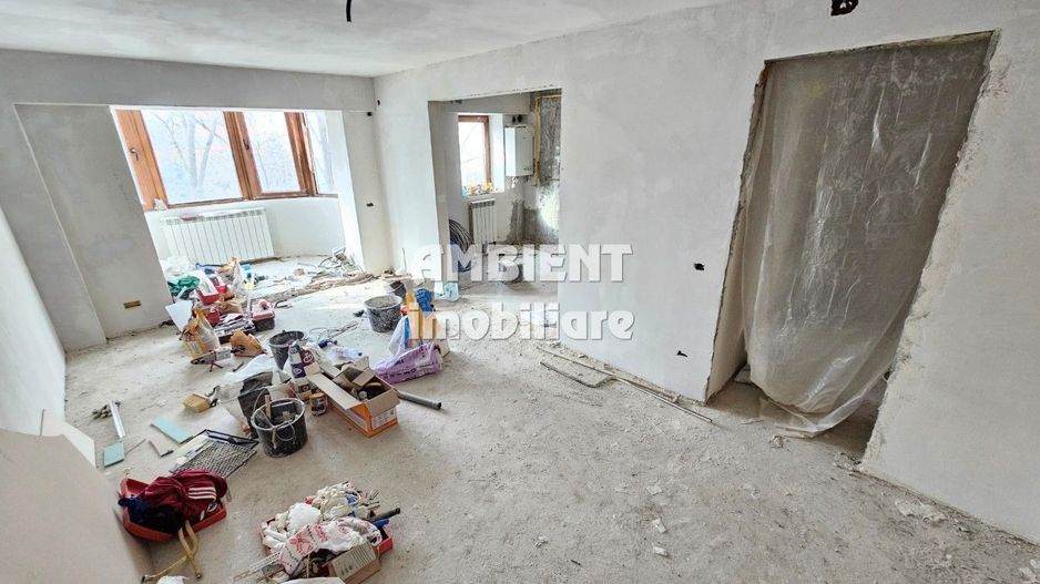 Apartament cu 3 camere, etaj 2, in renovare, zona TRAIAN; - Poză 6