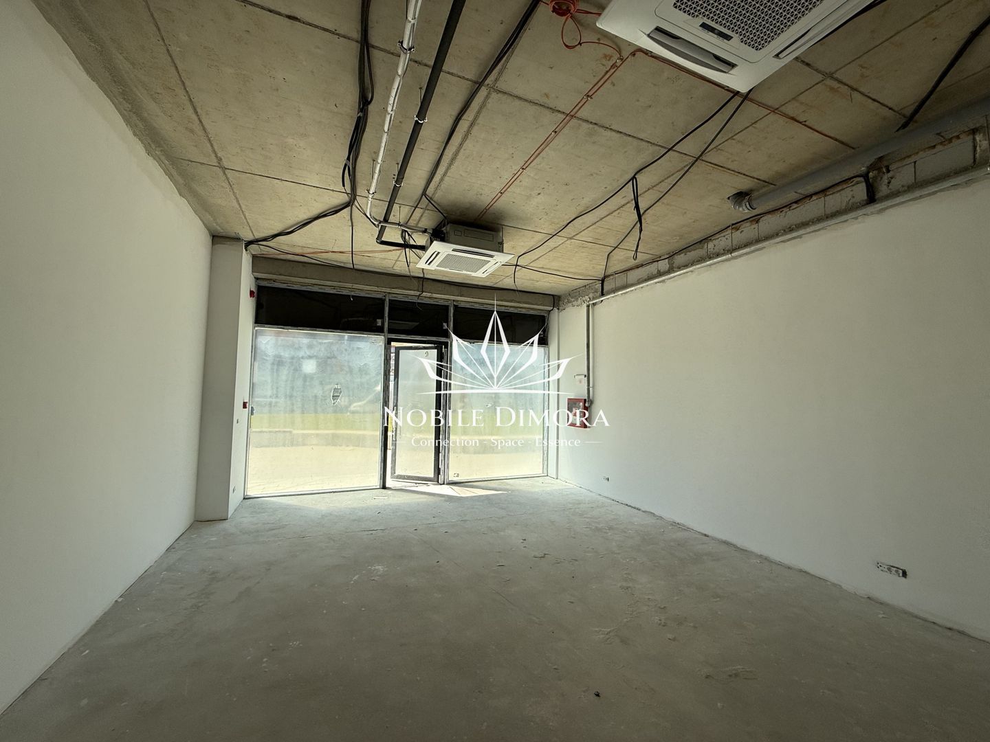 SAD - Spatiu comercial in zona centrala, langa Piata 700 - Poză 1