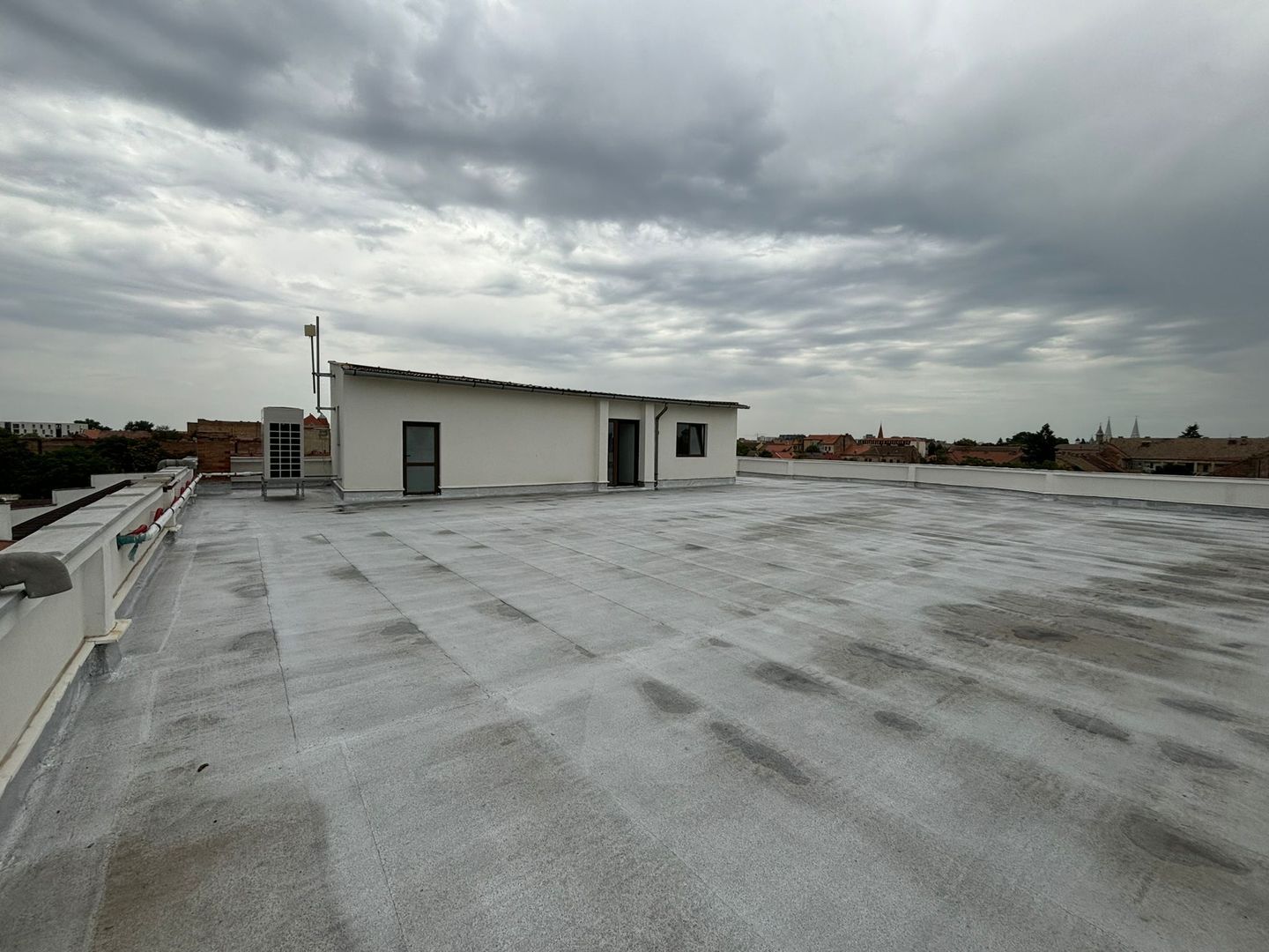 Spatiu de birou cu terasa de 295 mp - Poză 15