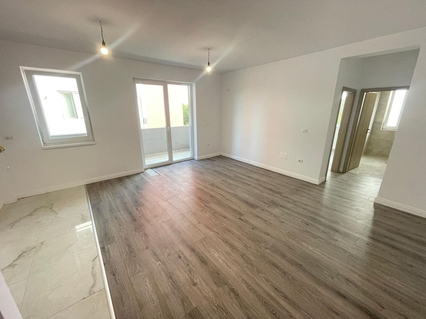 Giroc-Eso | De Inchiriat | 2 Camere | Nemobilat | Loc de parcare - Poză 2