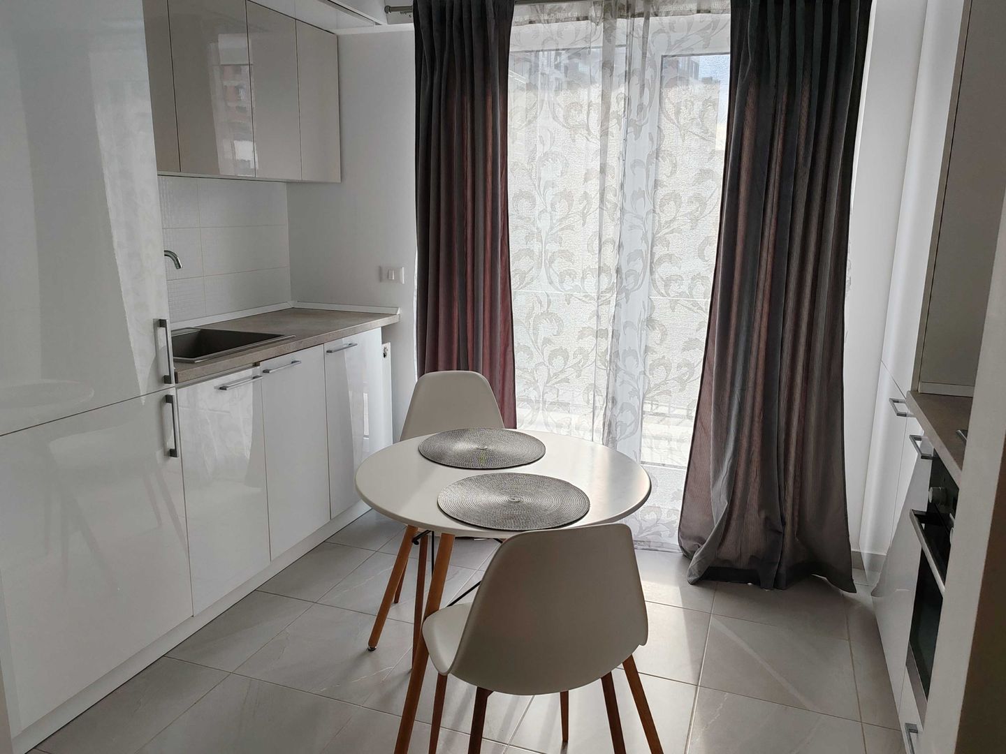 2 camere modern, parcare inclusa, centrala, pet friendly, terasa - Poză 4