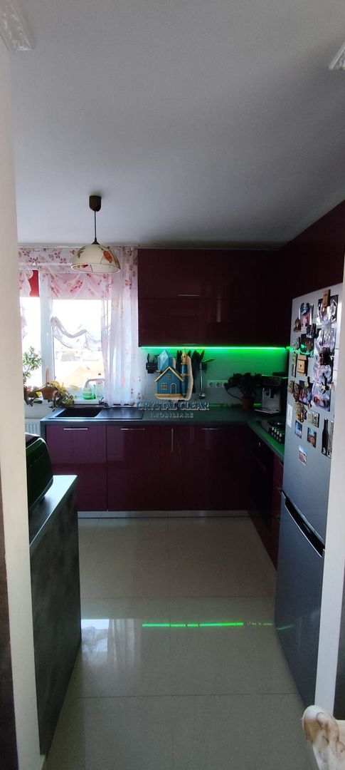 Apartament cu 3 camere + loc parcare - zona Podeni, str. Digului - Poză 9